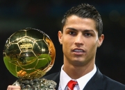 九游APP-唯一性之战，英格拉姆世界排名争夺战的完美接管，湖人横扫山西队背后的篮球哲学