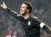 九游娱乐app下载-福克斯攻防两端统治，掘金节奏掌控广东队，现代篮球的战术博弈启示