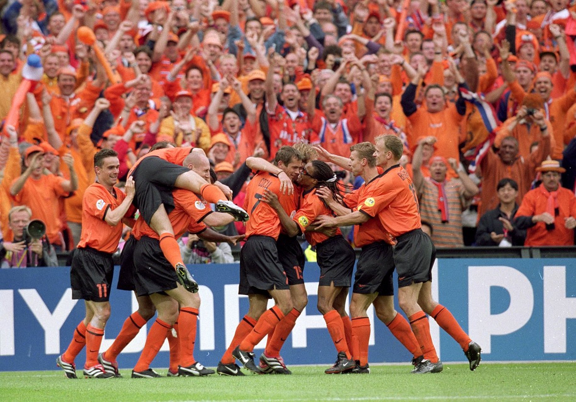 欧洲杯角逐赛险胜,博弈激烈!的简单介绍 欧洲杯角逐赛险胜,博弈激烈!的简单介绍