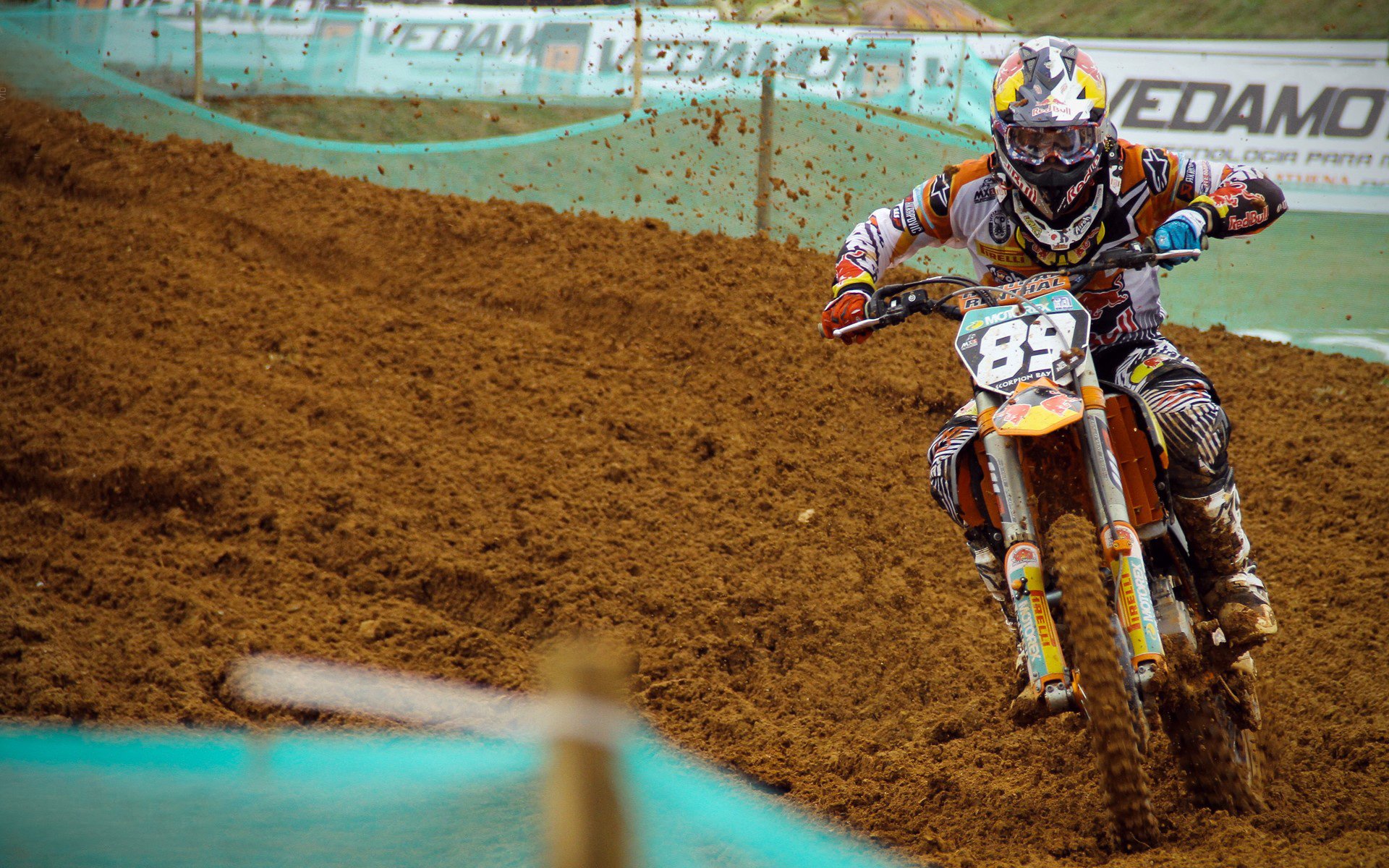 欧冠半决赛之夜，莱奥让比赛提前失去悬念